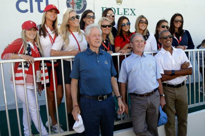 Συνάντηση Κορυφής: Ομπαμα, Κλίντον και Μπους χαμογελαστοί σε γήπεδο γκολφ (βίντεο)